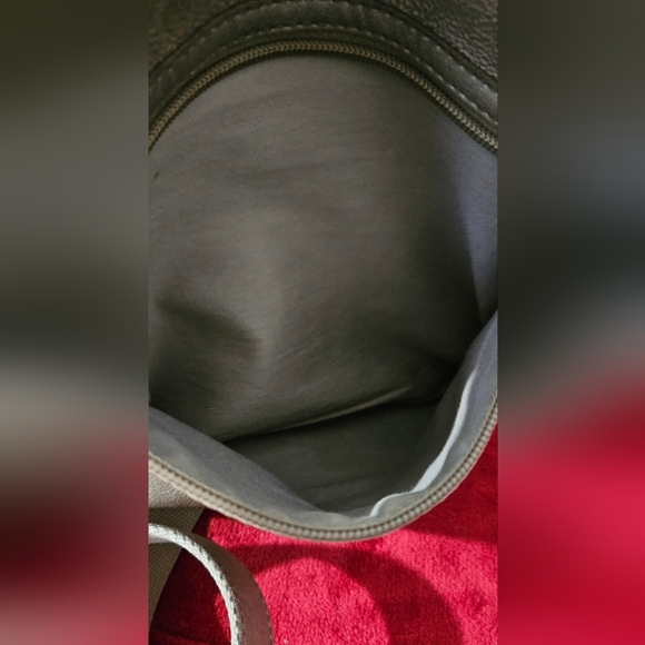 Fossil Brown Crossbody Bag with Adjustable Strap and Distressed Leather - Picture 13 of 13